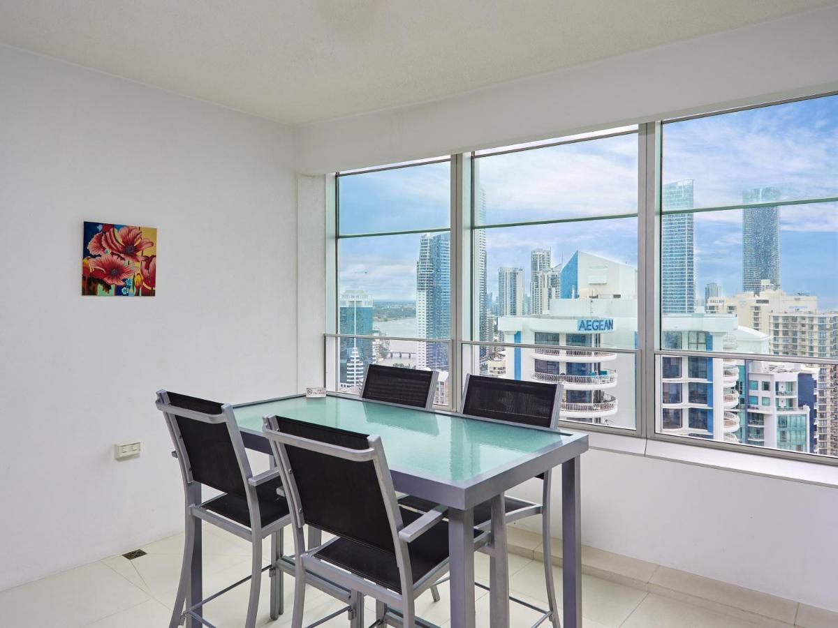 Serain Residences On 9 Hamilton Avenue Gold Coast Esterno foto