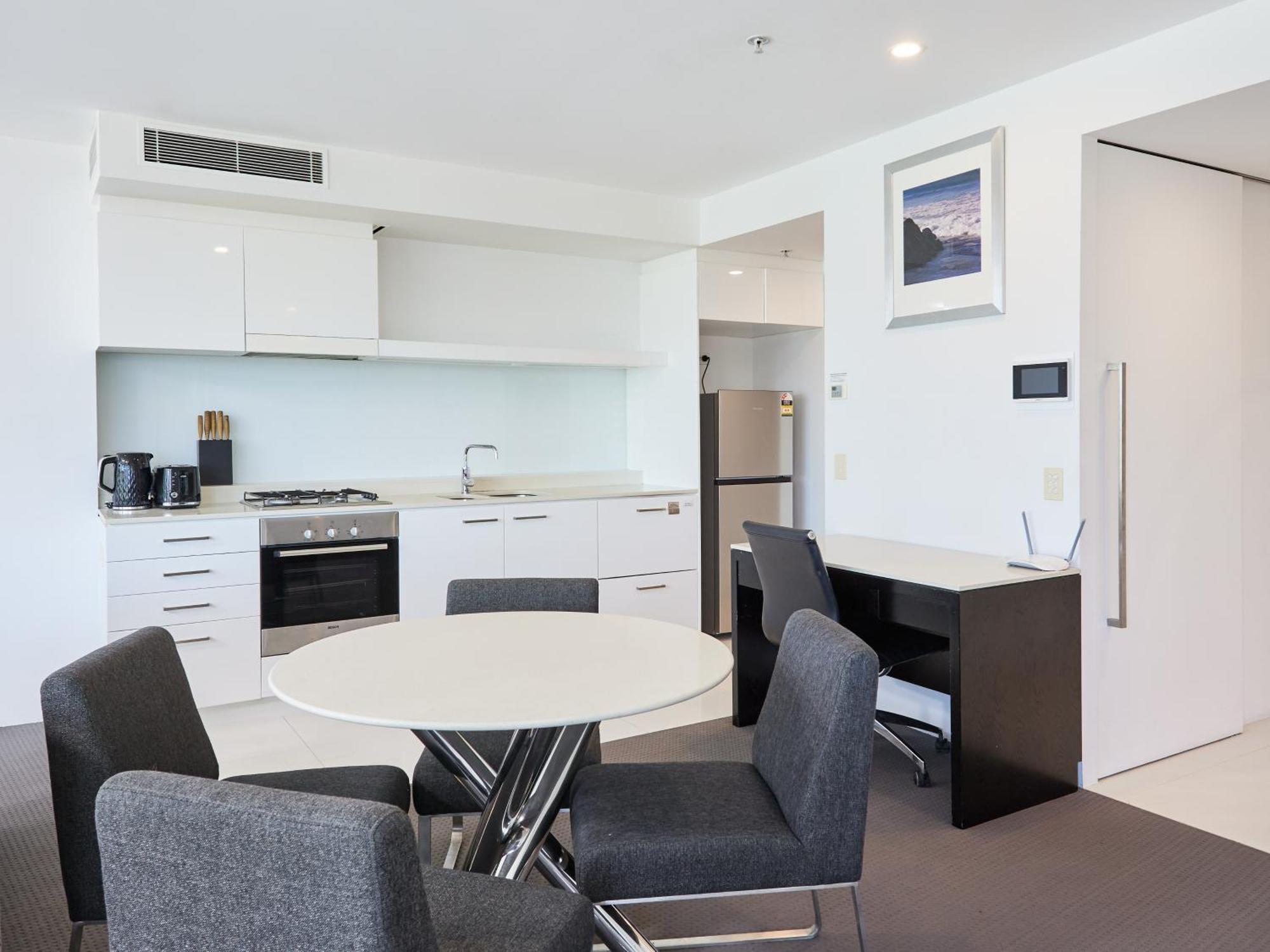 Serain Residences On 9 Hamilton Avenue Gold Coast Esterno foto