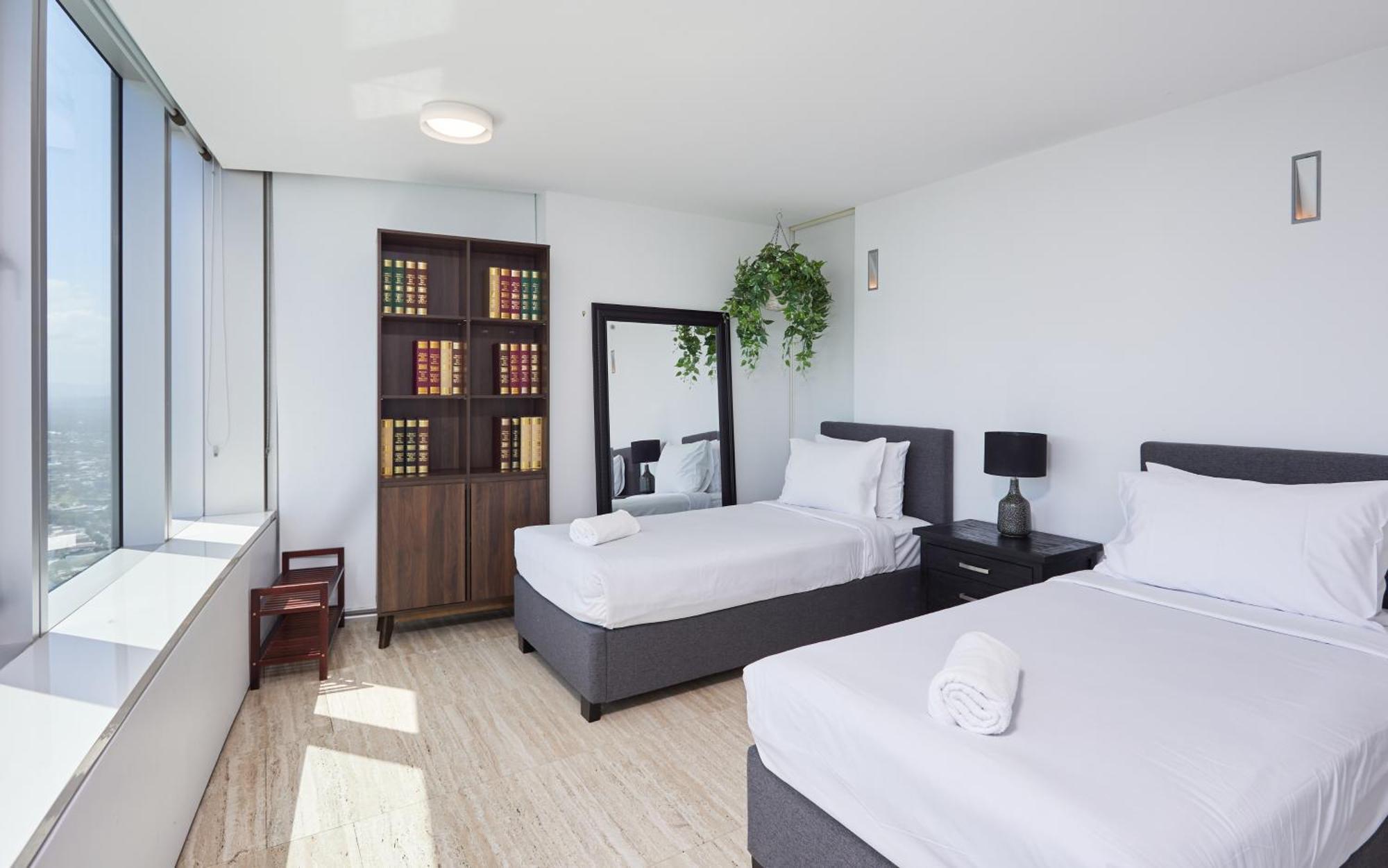 Serain Residences On 9 Hamilton Avenue Gold Coast Esterno foto